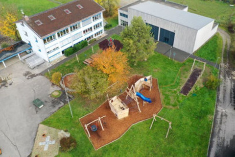 Schulhaus Schwadernau gross Schulhaus Schwadernau gross